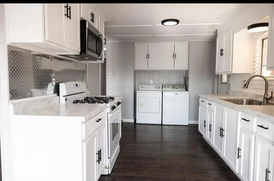 5505 W Tulare Avenue #15, Visalia, CA 93277 - Image #2