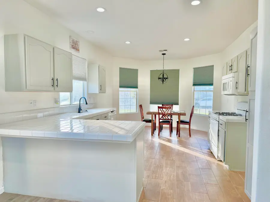 1820 N Shady Street N, Visalia, CA 93291 - Image #3