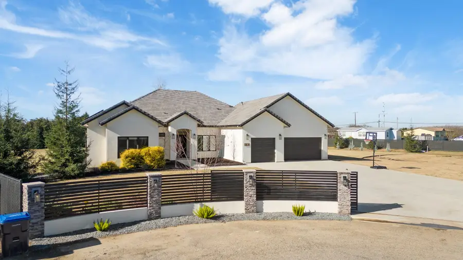 131 N Anderson Road #B, Exeter, CA 93221 - Image #3