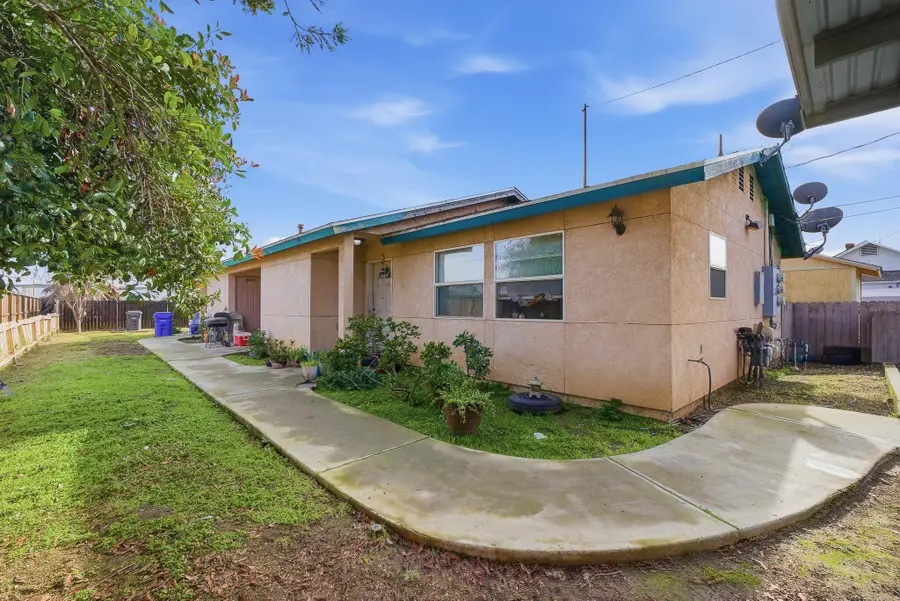 340 Locke Avenue, Lindsay, CA 93247 - Image #2