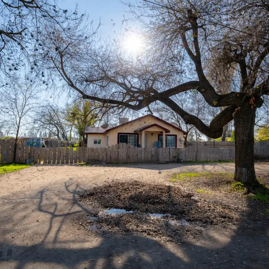 1360 E Fir Street, Lindsay, CA 93247 - Image #2