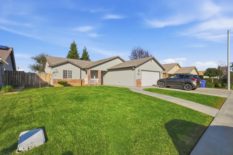2316 W Roby Avenue, Porterville, CA 93257 - Image #2