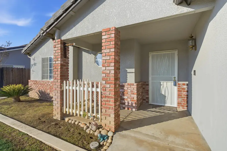 2316 W Roby Avenue, Porterville, CA 93257 - Image #3