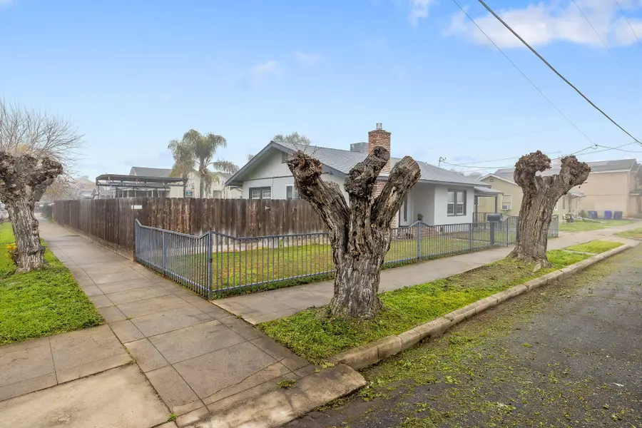 457 W Maple Street, Exeter, CA 93221 - #3