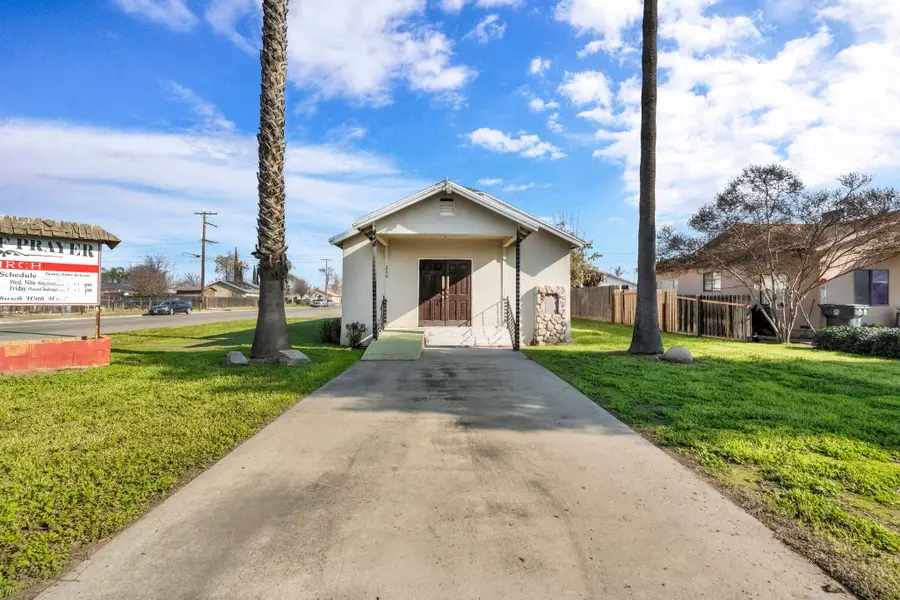 260 N Los Angeles Street, Tulare, CA 93274 - #2