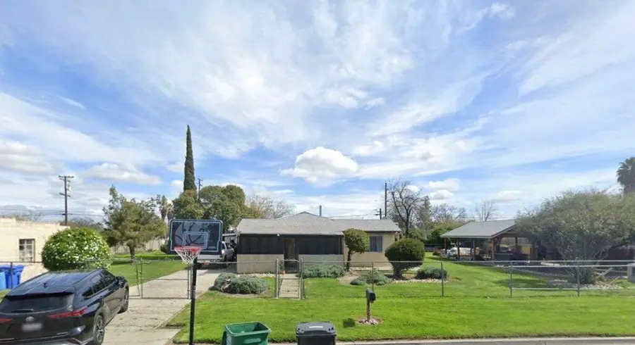 909 Flory Avenue, Corcoran, CA 93212 - #2