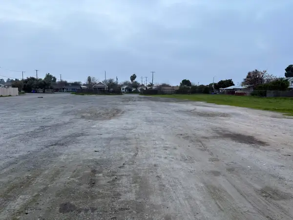S Plano Street Se, Porterville, CA 93257