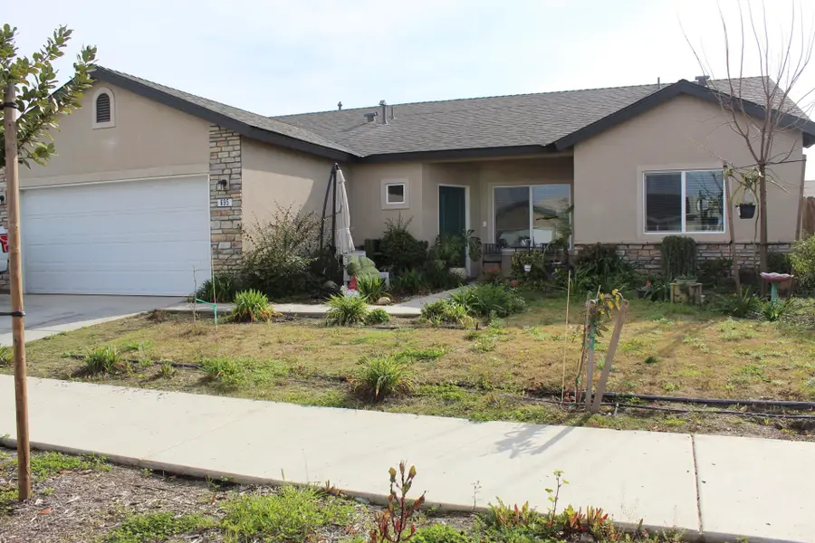 695 W Red Oak Avenue, Porterville, CA 93257 - Image #2