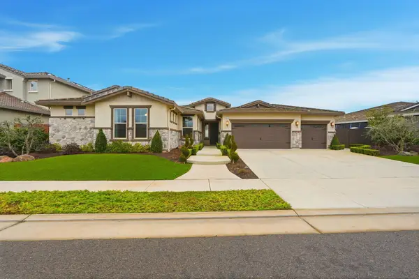 400 Ridge Creek Estates Way, Dinuba, CA 93618