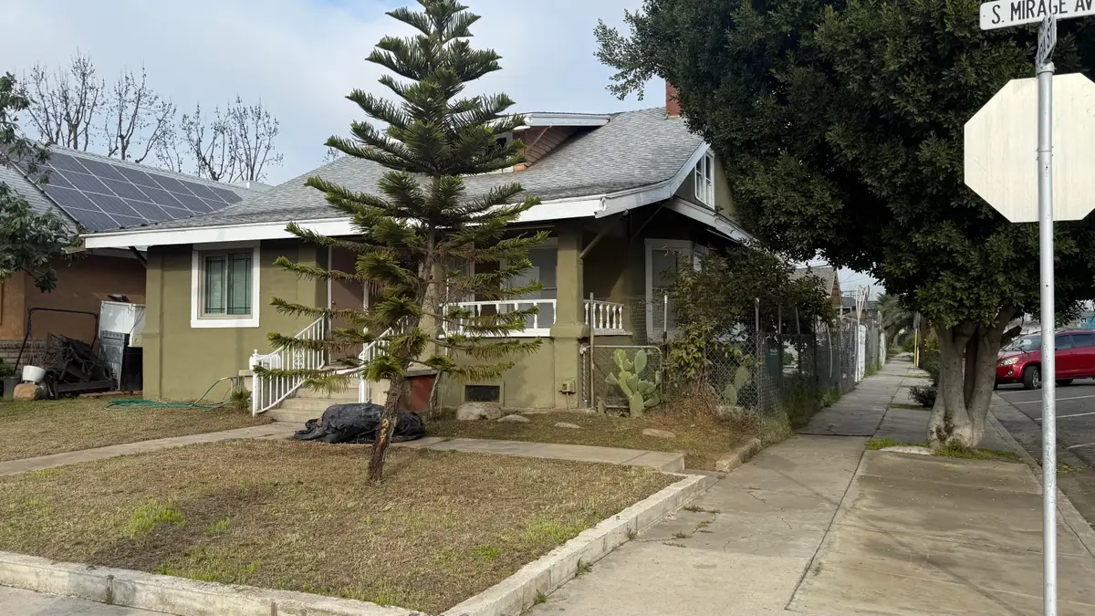 196 S Mirage Avenue, Lindsay, CA 93247 - #1