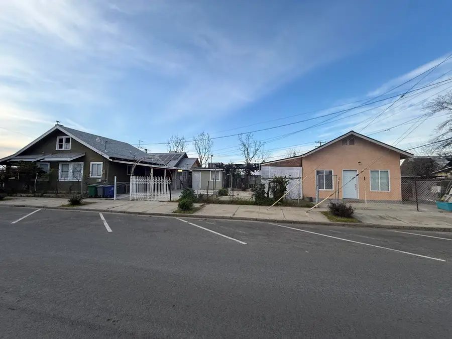 196 S Mirage Avenue, Lindsay, CA 93247 - #2