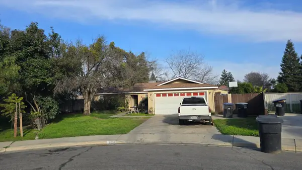 438 E Oakridge Court, Visalia, CA 93291