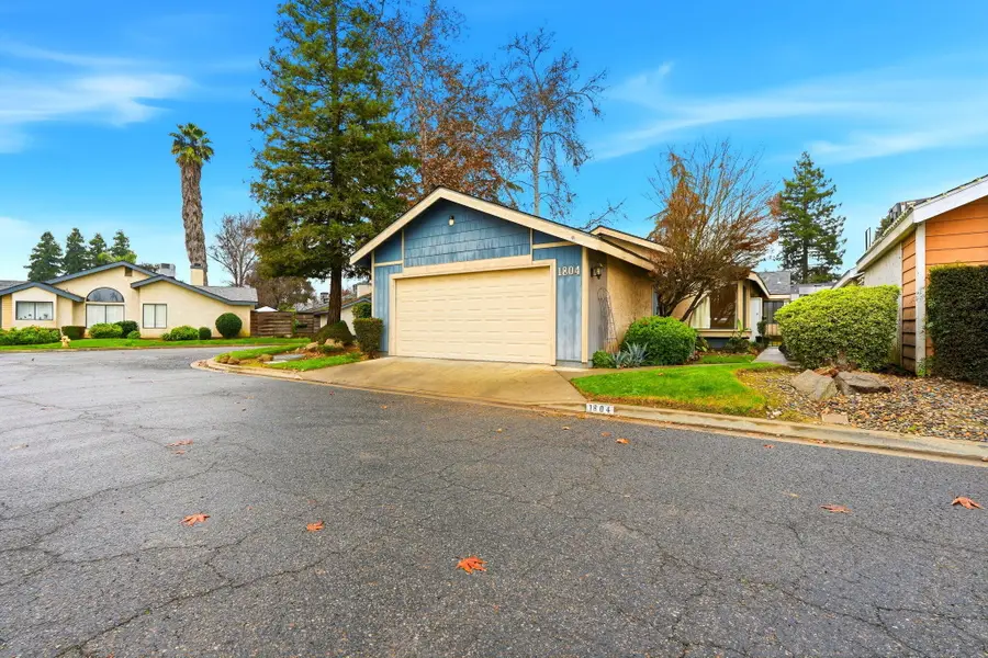 1804 E Vine Avenue, Visalia, CA 93292 - Image #2