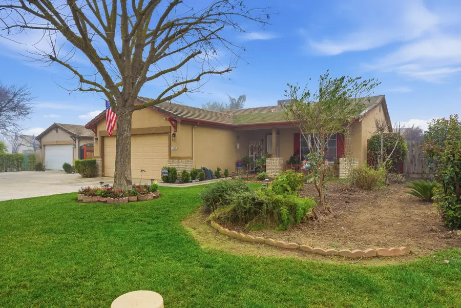 1735 E Country Court, Visalia, CA 93292 - Image #2