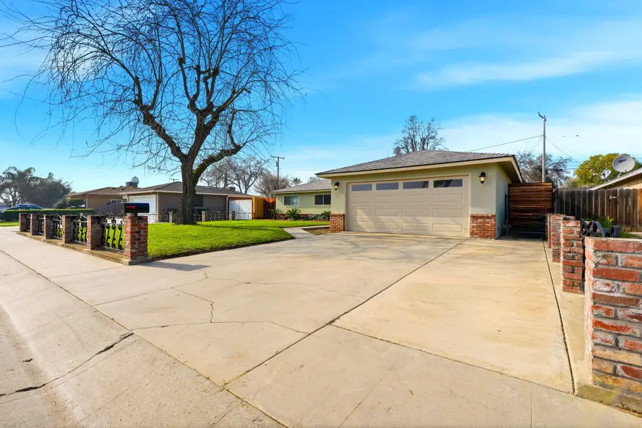 901 S Moraine Street, Tulare, CA 93274 - Image #3