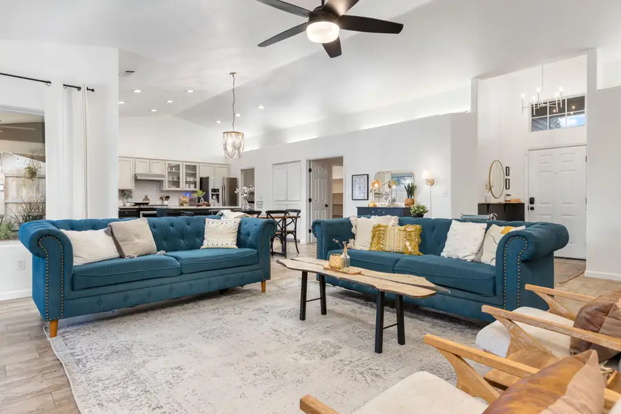 2735 W Perez Court, Visalia, CA 93291 - Image #3