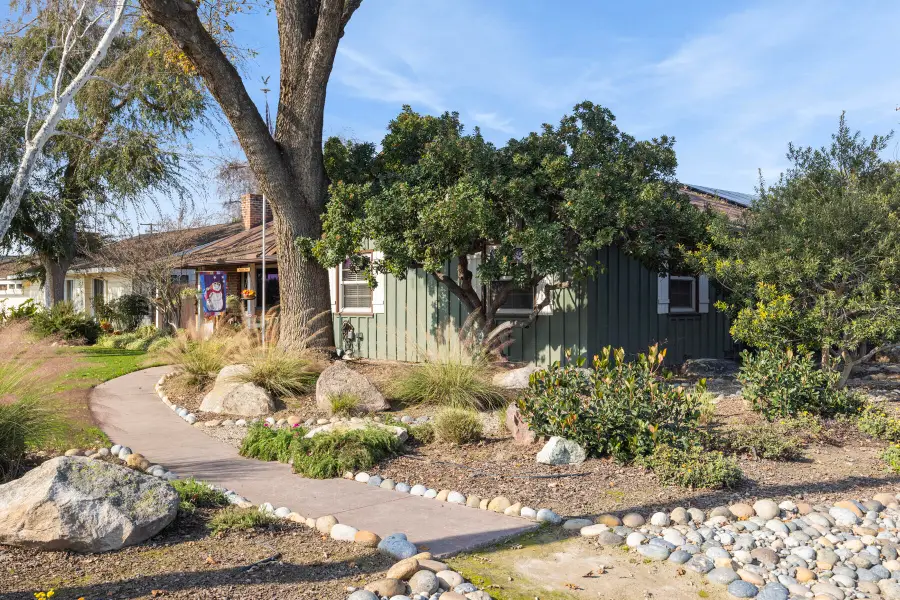 1508 W Cambridge Avenue, Visalia, CA 93277 - Image #3