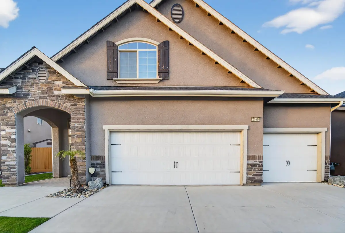 2060 W Hopkins Way, Hanford, CA 93230 - #1