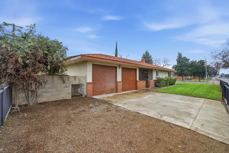 2746 N Cedar Avenue, Fresno, CA 93703 - Image #3