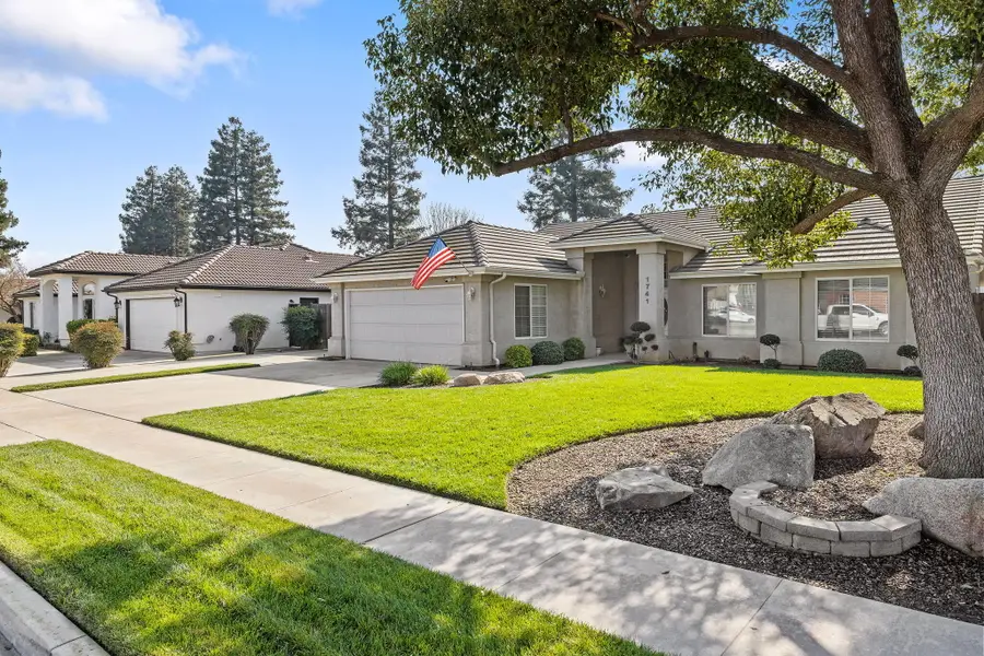 1741 Vineland Avenue, Tulare, CA 93274 - Image #2