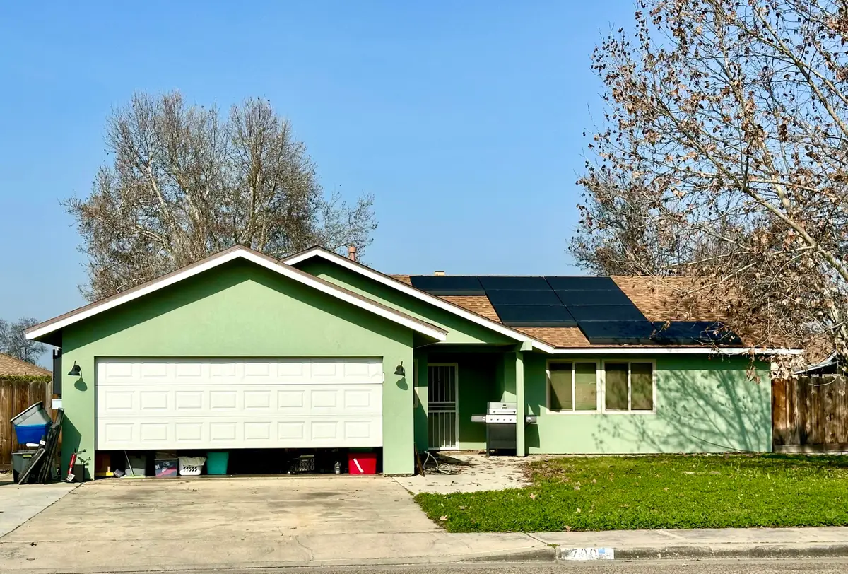 1700 W Mulberry Avenue, Porterville, CA 93257 - #1