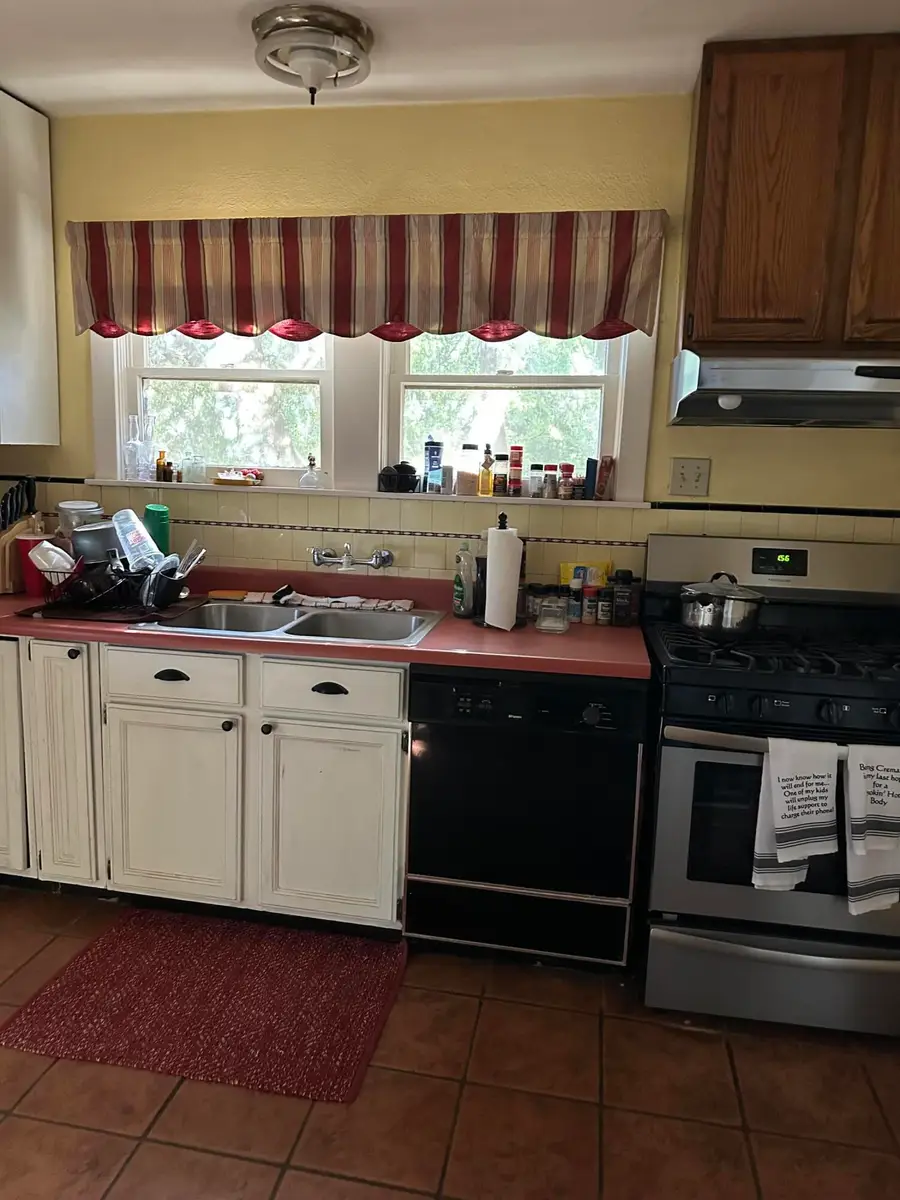 1516 Jepsen Avenue, Corcoran, CA 93212 - #3