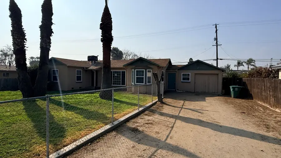 389 S Valencia Boulevard, Woodlake, CA 93286 - #2