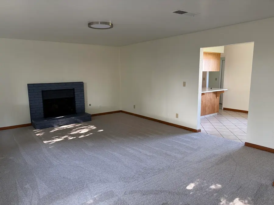 3535 W Laurel Avenue, Visalia, CA 93277 - #2