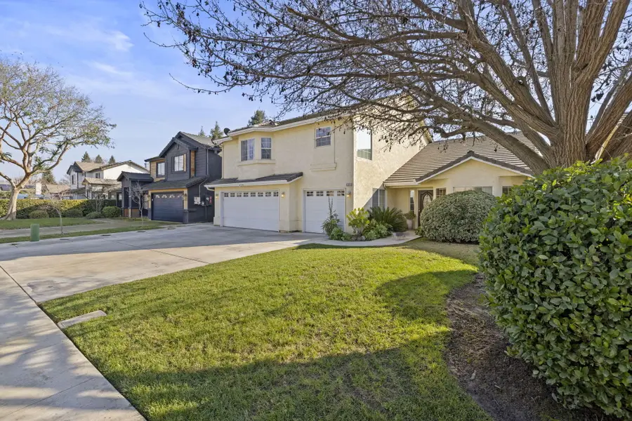 605 W Russell Avenue, Visalia, CA 93277 - Image #3