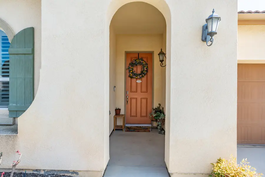 1334 N Vickie Court, Visalia, CA 93291 - #3