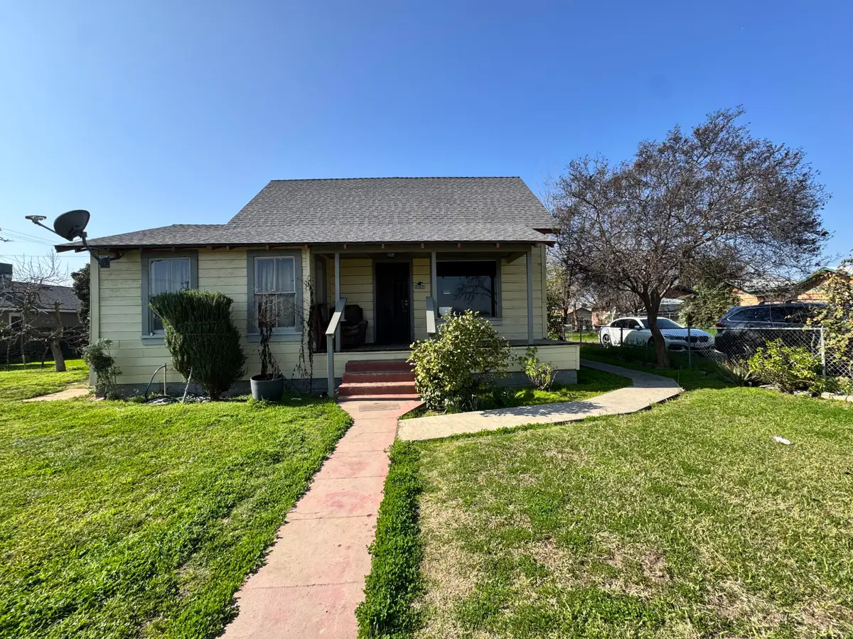 297 S Cornell Street, Porterville, CA 93257 - #1