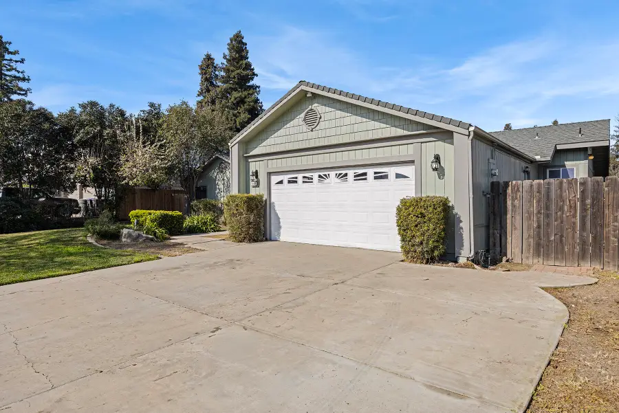 3142 E Race Avenue, Visalia, CA 93292 - Image #2
