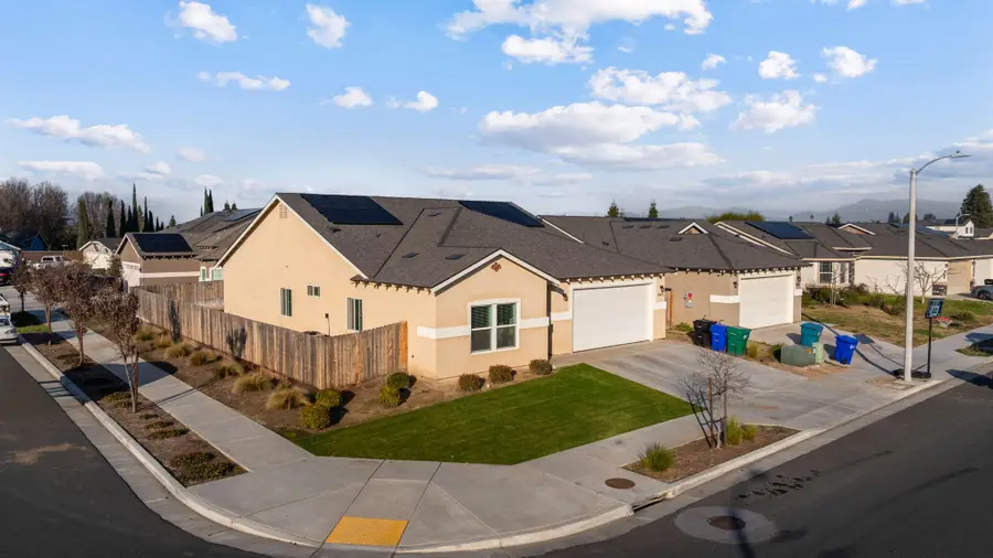 1942 W Date Avenue, Porterville, CA 93257 - #3