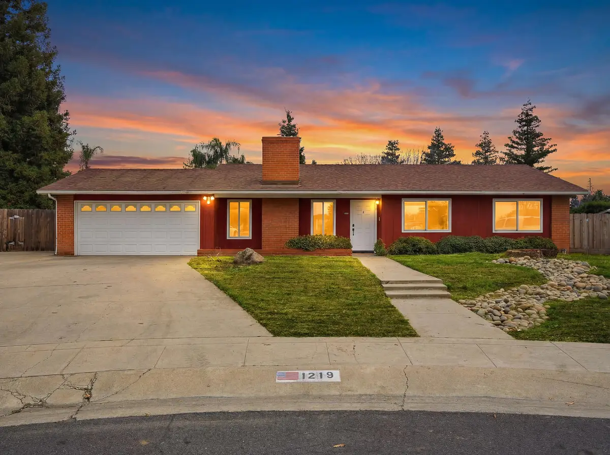 1219 E Feemster Avenue, Visalia, CA 93292 - Image #1