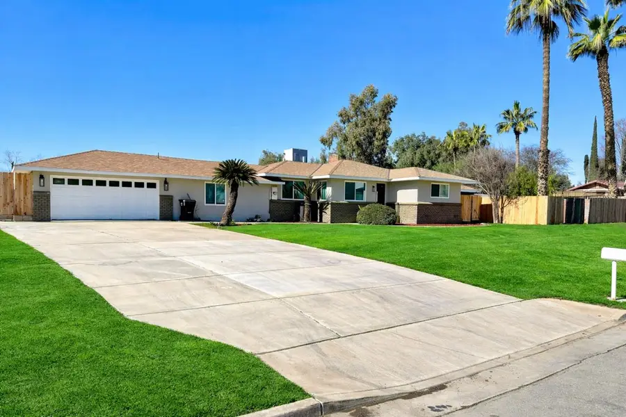 7900 Whirlaway Street, Bakersfield, CA 93307 - Image #2
