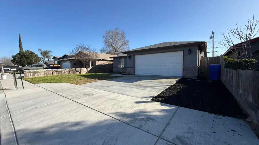 2211 Bell Avenue, Corcoran, CA 93212 - #3