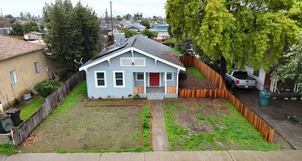129 S C Street, Tulare, CA 93274 - #1
