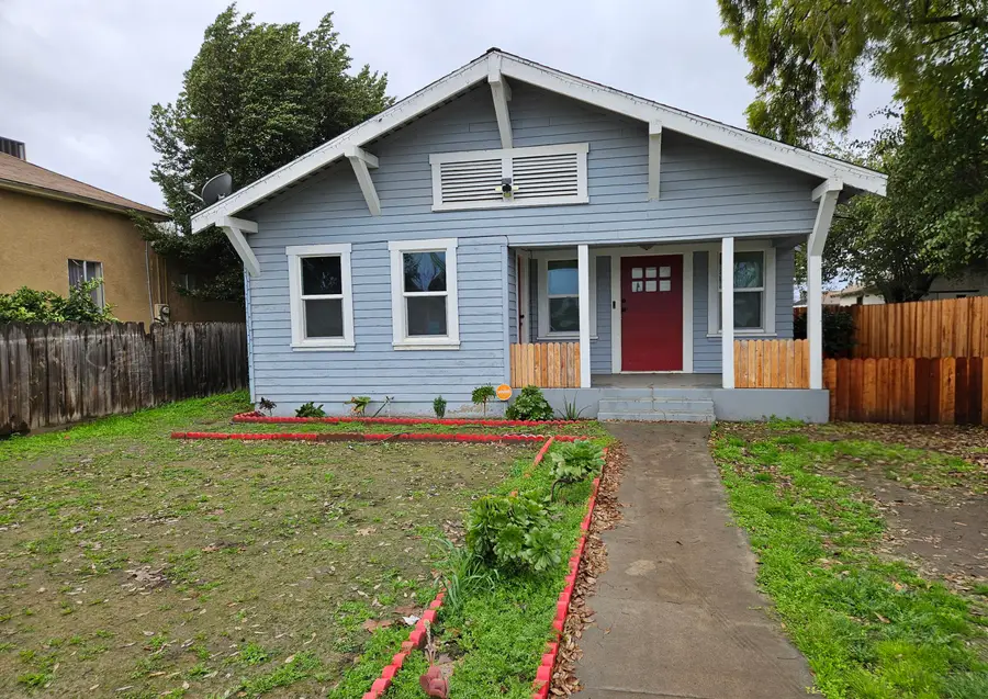 129 S C Street, Tulare, CA 93274 - #2