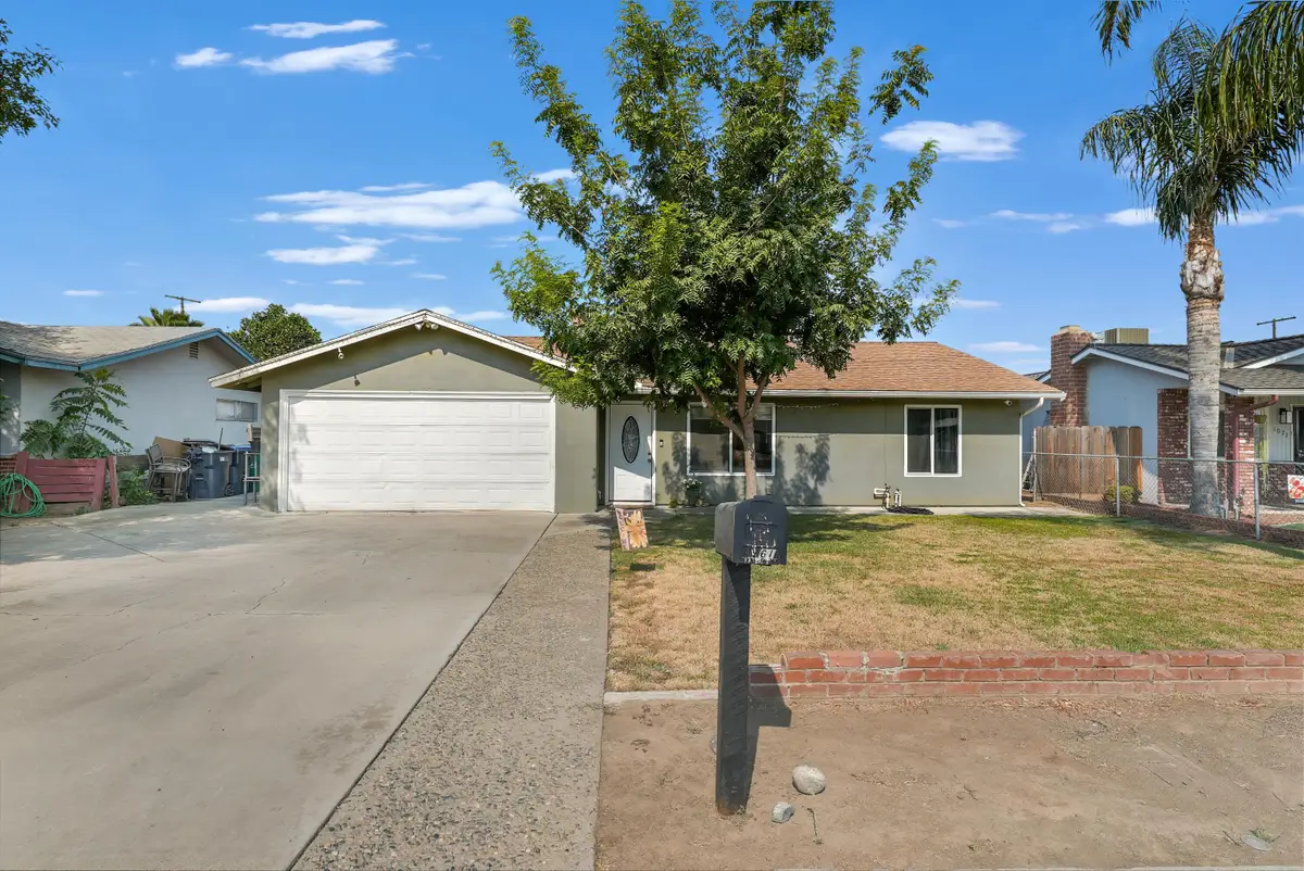 1061 Laurel Avenue, Lindsay, CA 93247 - #1