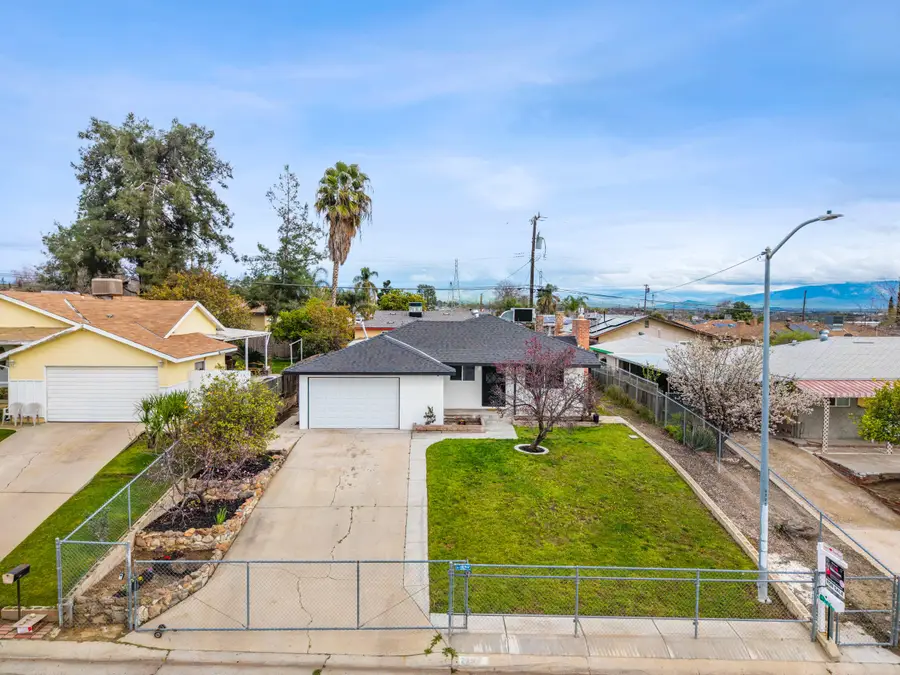 2317 Lynwood Street, Bakersfield, CA 93306 - #3