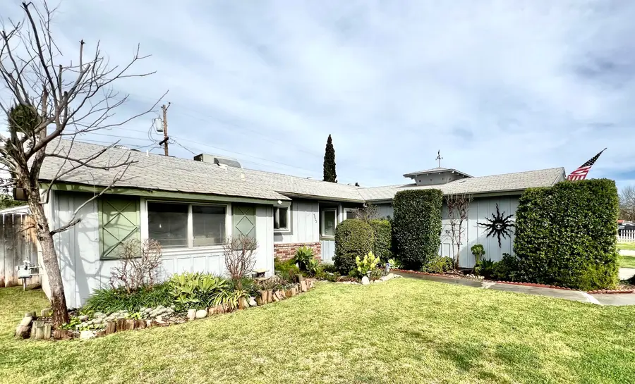3823 E Holland Avenue, Fresno, CA 93726 - #2