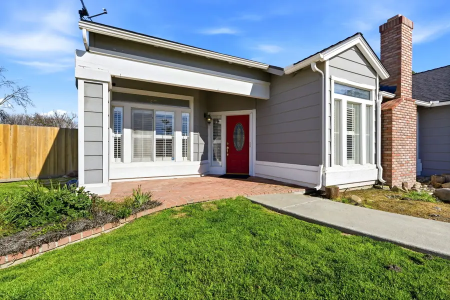 3207 Juniper Court, Hanford, CA 93230 - #3