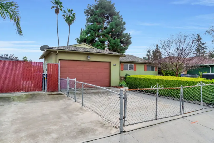 1606 Barstow Avenue, Clovis, CA 93611 - #3