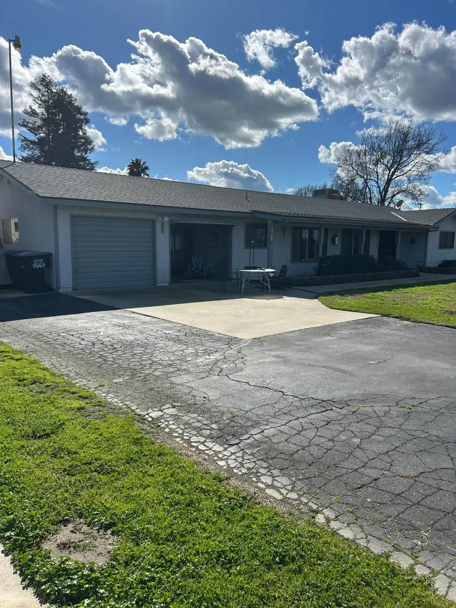 2745 E Goshen Avenue Ne, Visalia, CA 93292 - #3
