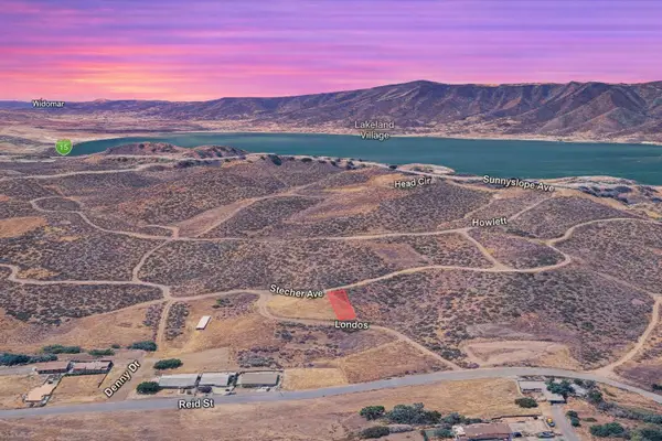 Stecher Avenue, Lake Elsinore, CA 92530