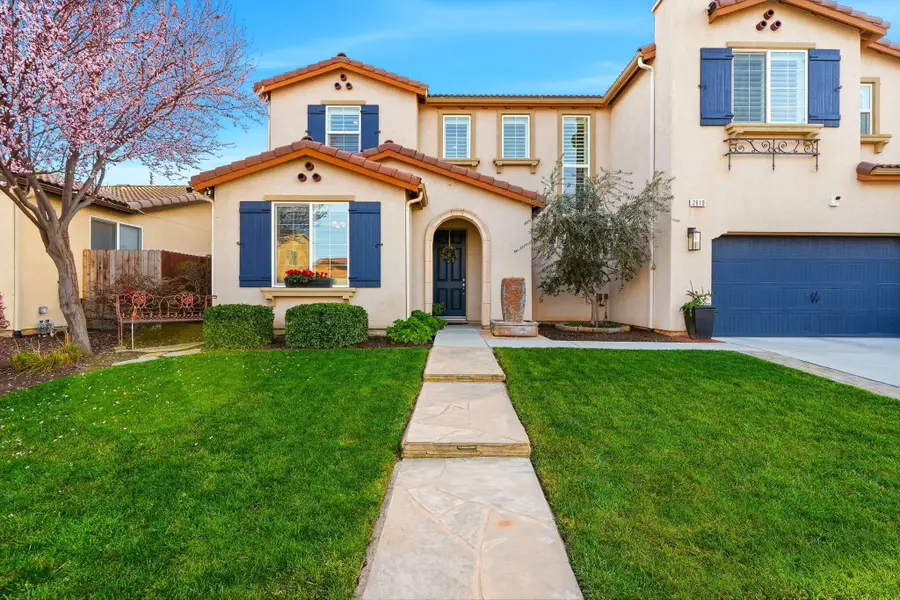 2619 W Connelly Avenue, Visalia, CA 93291 - #2