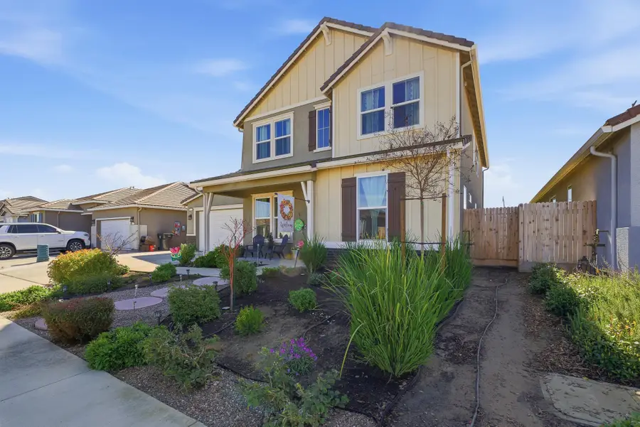 2827 Sand Hills Avenue, Tulare, CA 93274 - #3