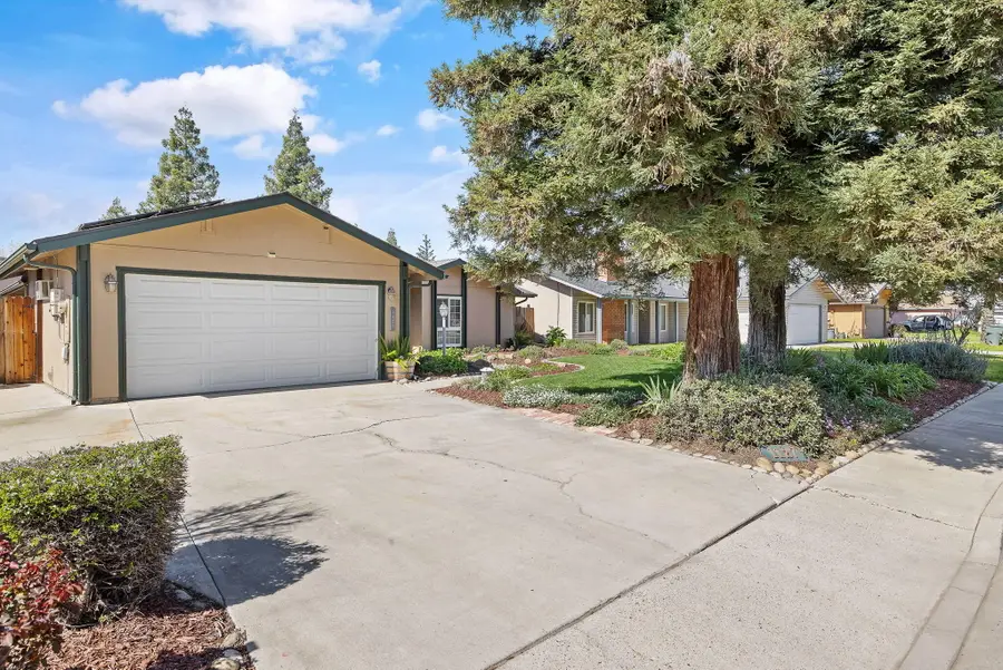1127 S Noyes Street, Visalia, CA 93277 - #3