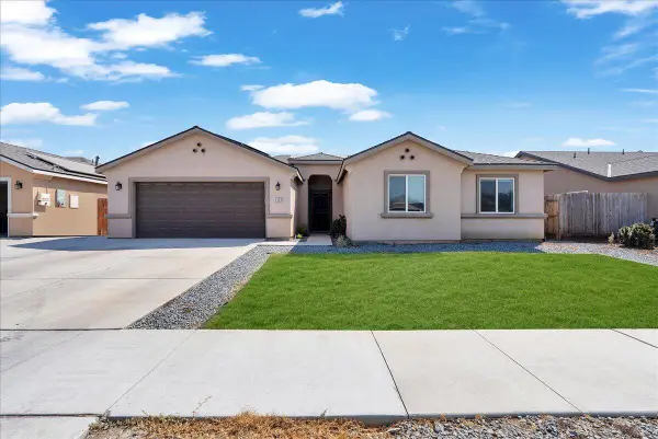 2439 Madeline Drive, Hanford, CA 93230