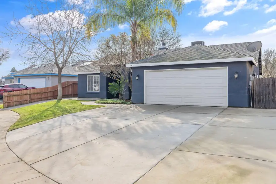741 Bender Court, Tulare, CA 93274 - #2